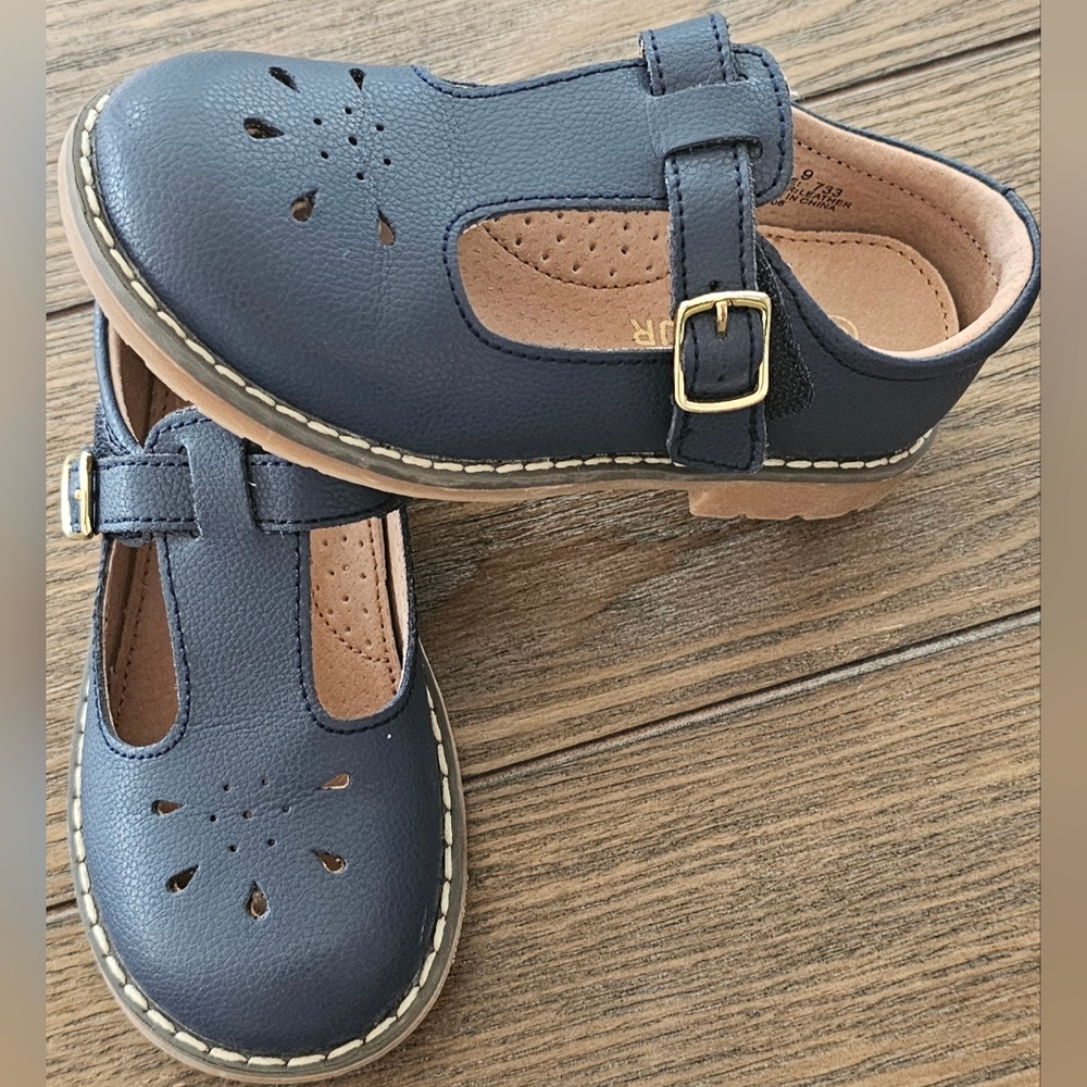 Nwt Classic Lamour  Navy Kids Shoes